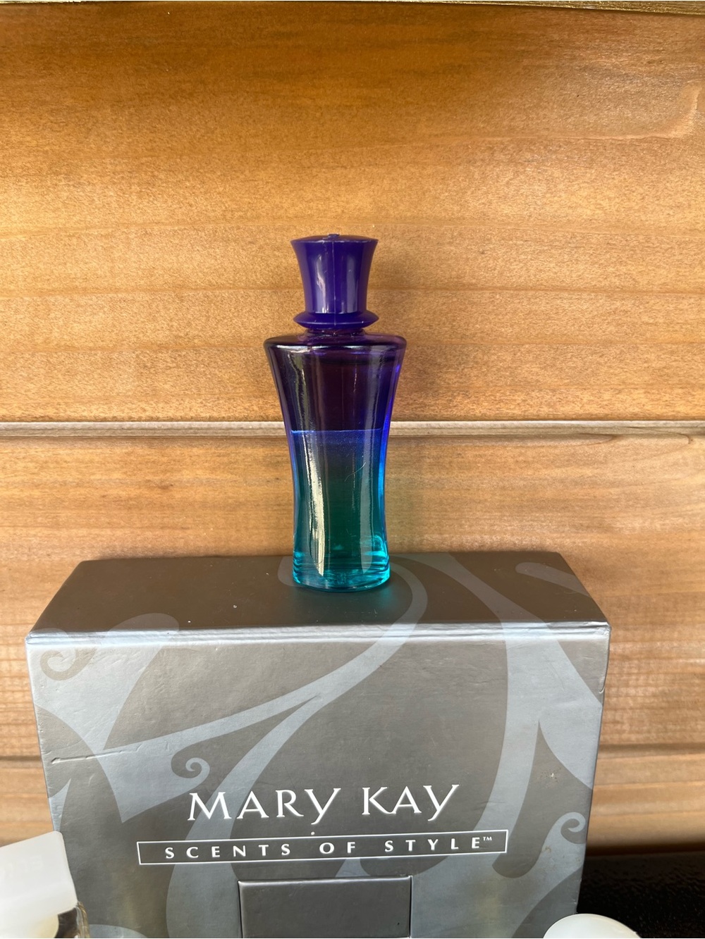 Mary Kay Scents of Style Mini Collection - Full bottles - Picture 5 of 6